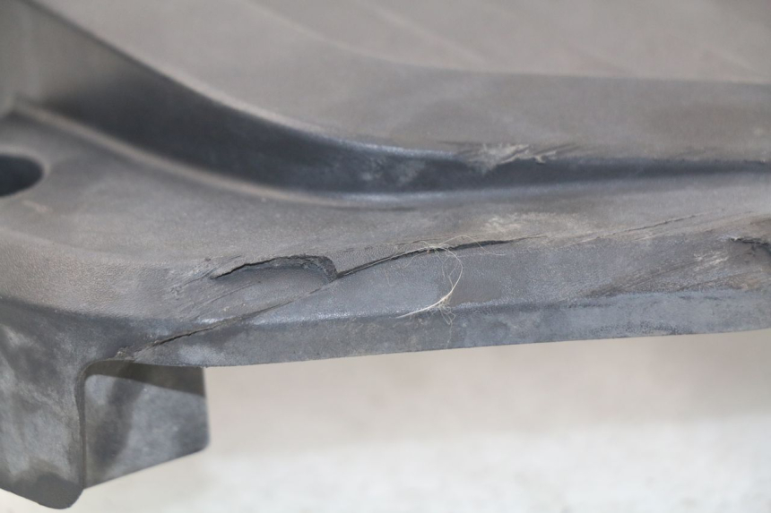 photo de REJILLA DEL RADIADOR HONDA PCX (JF47) 125 (2012 - 2013) - Detalles de los puntos de fijación