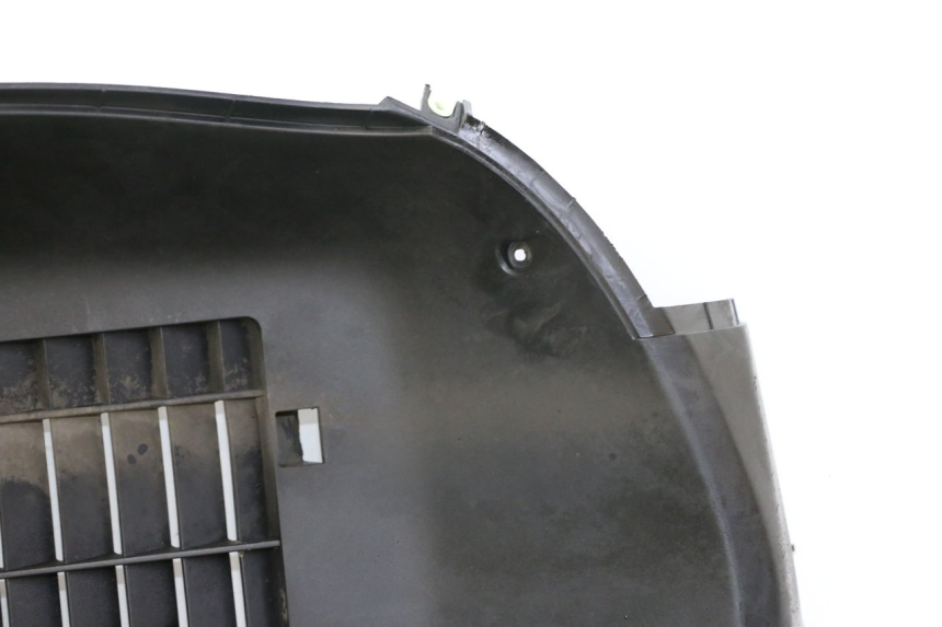 photo de REJILLA DEL RADIADOR PEUGEOT SATELIS COMPRESSOR K15 125 (2006 - 2009) - Estado de la superficie y material