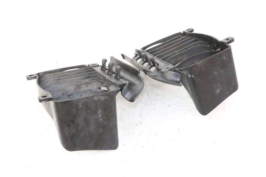 photo de RADIADOR CUBIERTA PIAGGIO VESPA GRANTURISMO 200 (2004 - 2005) - Detalle de la pieza