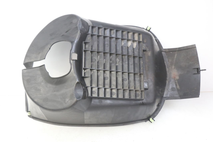 photo de REJILLA DEL RADIADOR PEUGEOT SATELIS COMPRESSOR K15 125 (2006 - 2009) - Otra perspectiva