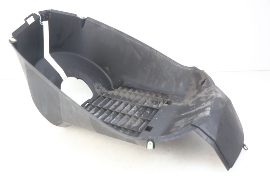 photo de REJILLA DEL RADIADOR PEUGEOT SATELIS COMPRESSOR K15 125 (2006 - 2009) - Primer plano técnico