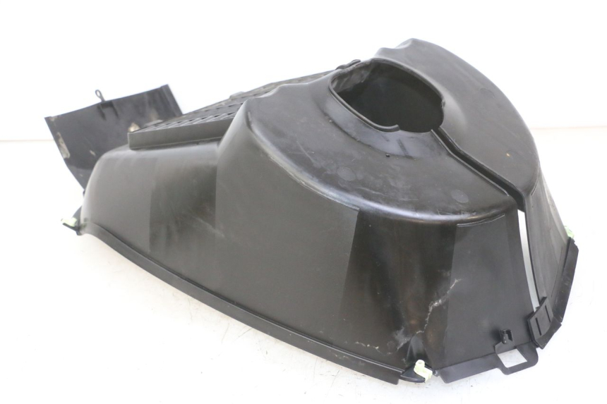 photo de REJILLA DEL RADIADOR PEUGEOT SATELIS COMPRESSOR K15 125 (2006 - 2009) - Primer plano técnico