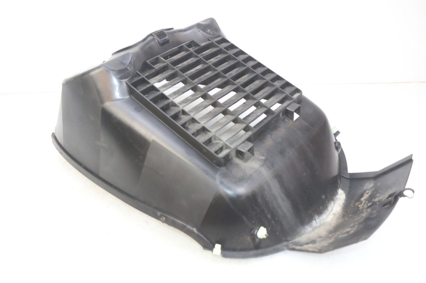 photo de REJILLA DEL RADIADOR PEUGEOT SATELIS 125 (2010 - 2012) - Otra perspectiva