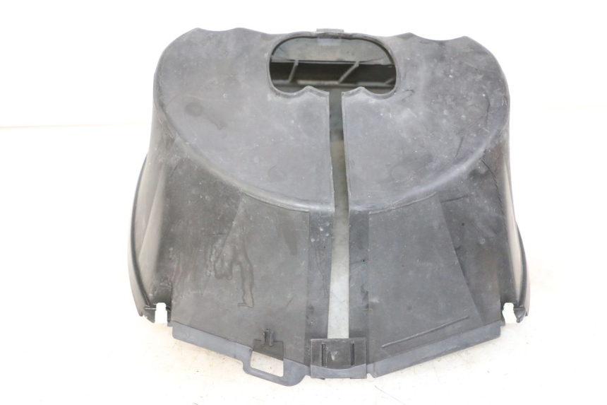 photo de RADIADOR CUBIERTA PEUGEOT SATELIS 250 (2006 - 2012) - Primer plano técnico