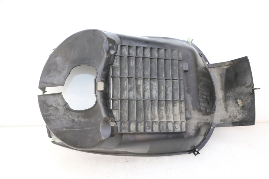 photo de RADIADOR CUBIERTA PEUGEOT SATELIS 125 (2013 - 2018) - Vista general del producto