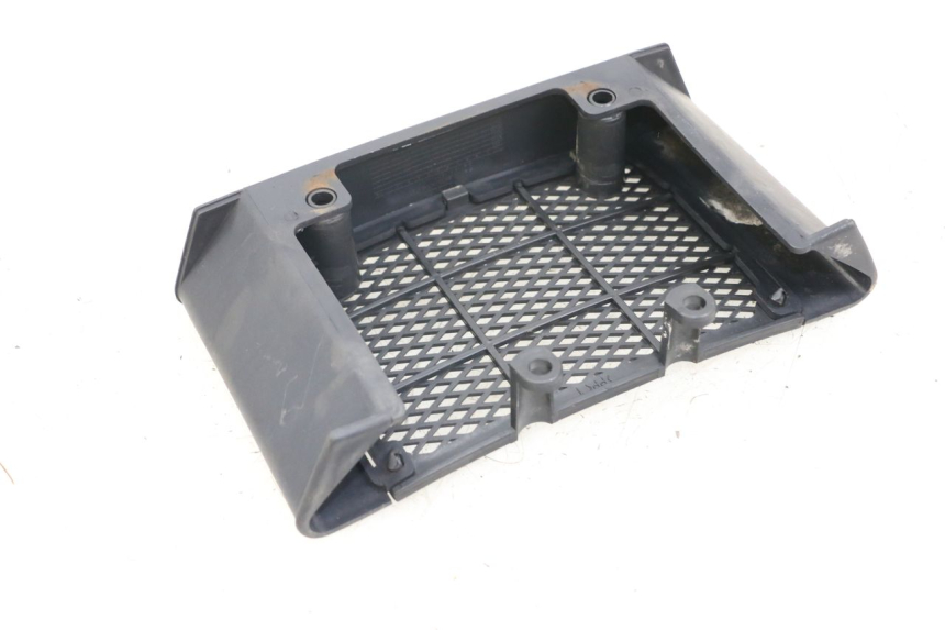 photo de REJILLA DEL RADIADOR DAELIM VL DAYSTAR 125 (2000 - 2011) - Detalle de la pieza