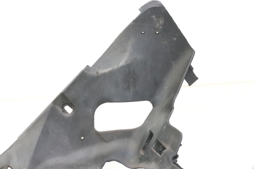photo de REJILLA DEL RADIADOR YAMAHA X-MAX XMAX ABS 250 (2010 - 2012) - Primer plano técnico