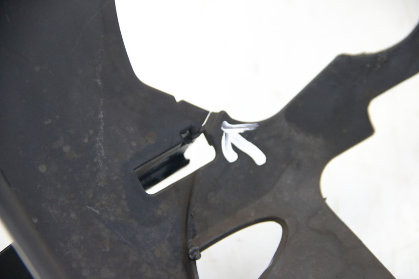 photo de REJILLA DEL RADIADOR YAMAHA XMAX X-MAX 125 (2006 - 2009) - Primer plano técnico