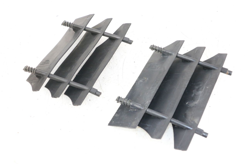 photo de Rejilla del radiador HYOSUNG XRX 125 (2000 - 2008) - Detalle de la pieza