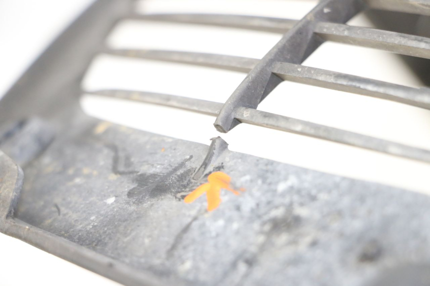 photo de REJILLA DEL RADIADOR YAMAHA X-MAX XMAX ABS 250 (2010 - 2014) - Detalle de la pieza