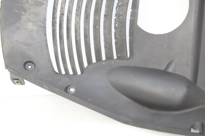 photo de REJILLA DEL RADIADOR YAMASAKI YM T 125 (2015 - 2020) - Detalles de los puntos de fijación