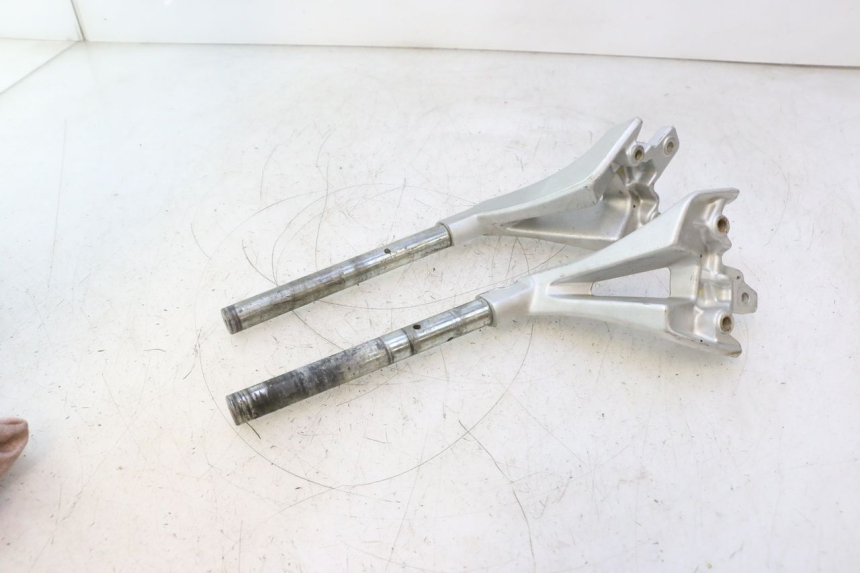 photo de MANILLAR GILERA GP 800 (2007 - 2013) - Primer plano técnico