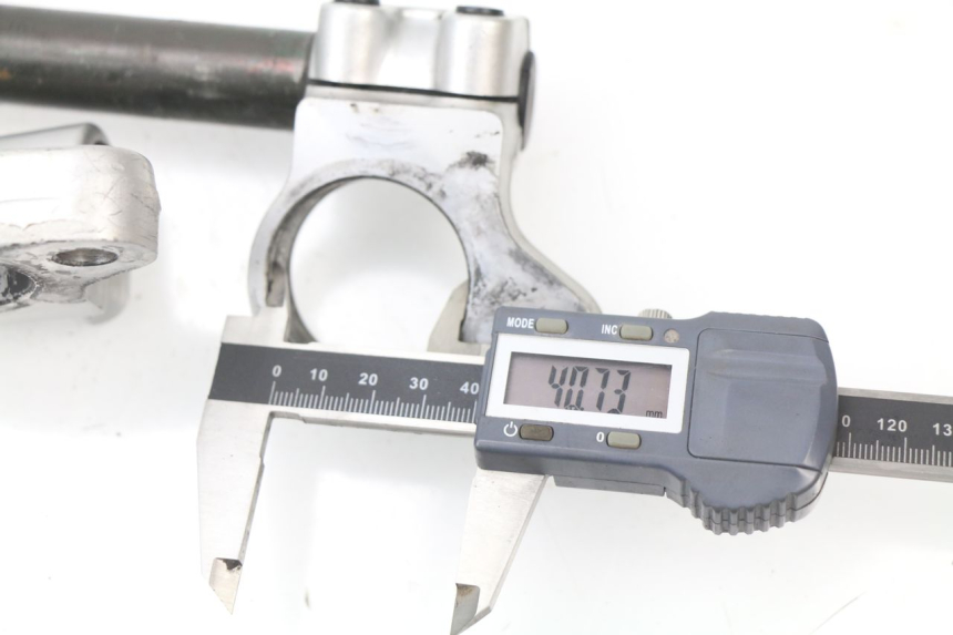 photo de MANILLAR SUZUKI GSXF GSX F 600 (1988 - 1997) - Zoom estado de uso