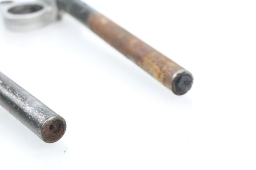 photo de MANILLAR SUZUKI GSXF GSX F 600 (1988 - 1997) - Detalles de los puntos de fijación