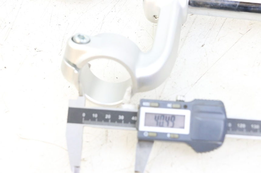 photo de MANILLAR ROYAL ENFIELD CONTINENTAL GT 650 (2019 - 2024) - Detalle de la pieza