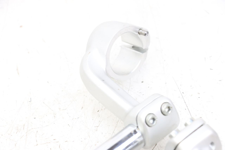 photo de MANILLAR ROYAL ENFIELD CONTINENTAL GT 650 (2019 - 2024) - Primer plano técnico