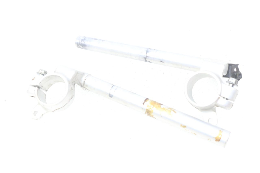 photo de MANILLAR SUZUKI SV S 650 (1999 - 2002) - Primer plano técnico