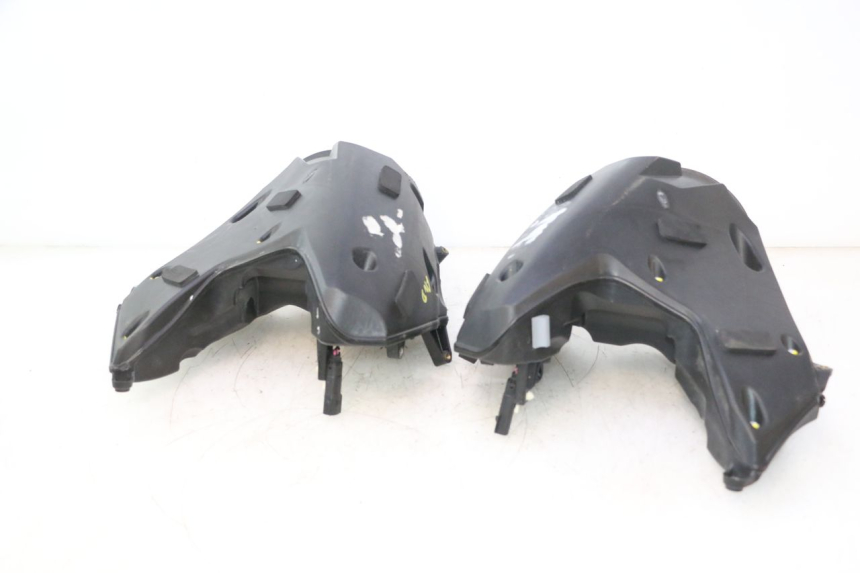 photo de ALTAVOZ HARLEY DAVIDSON ROAD GLIDE FLTRXSE 1920 (2018 - 2022) - Detalles de los puntos de fijación