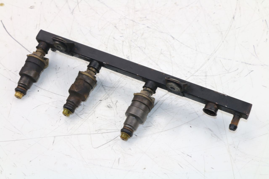 photo de INYECTOR BMW K100 1000 (1982 - 1990) - Estado de la superficie y material