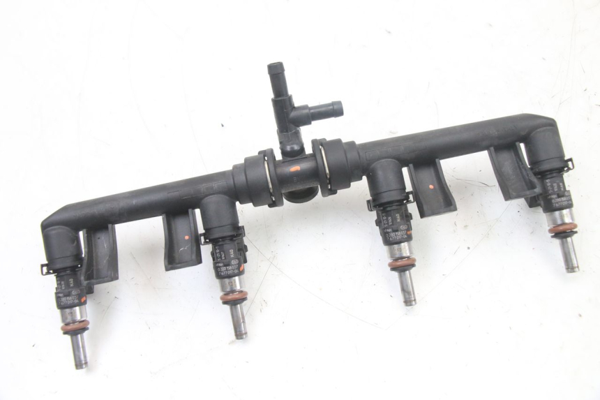 photo de INYECTOR BMW S RR ABS S1000RR 1000 (2015 - 2018) - Primer plano técnico