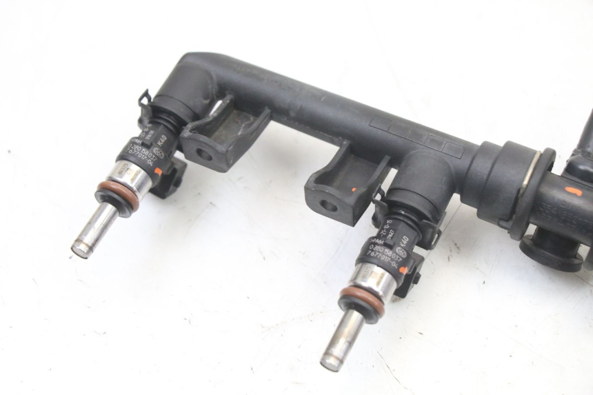 photo de INYECTOR BMW S RR ABS S1000RR 1000 (2015 - 2018) - Detalles de los puntos de fijación