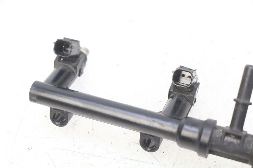 photo de INYECTOR HONDA CB R 1000 (2018 - 2023) - Zoom sobre los componentes