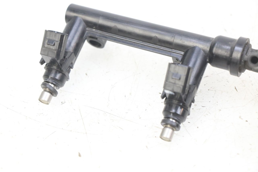 photo de INYECTOR HONDA CB R 1000 (2018 - 2023) - Primer plano de alta resolución