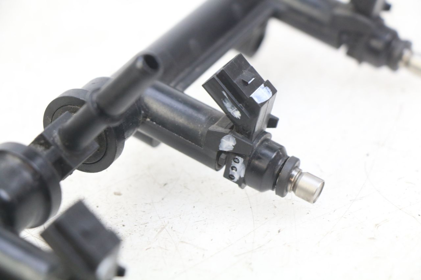 photo de INYECTOR HONDA CB R 1000 (2018 - 2023) - Primer plano técnico