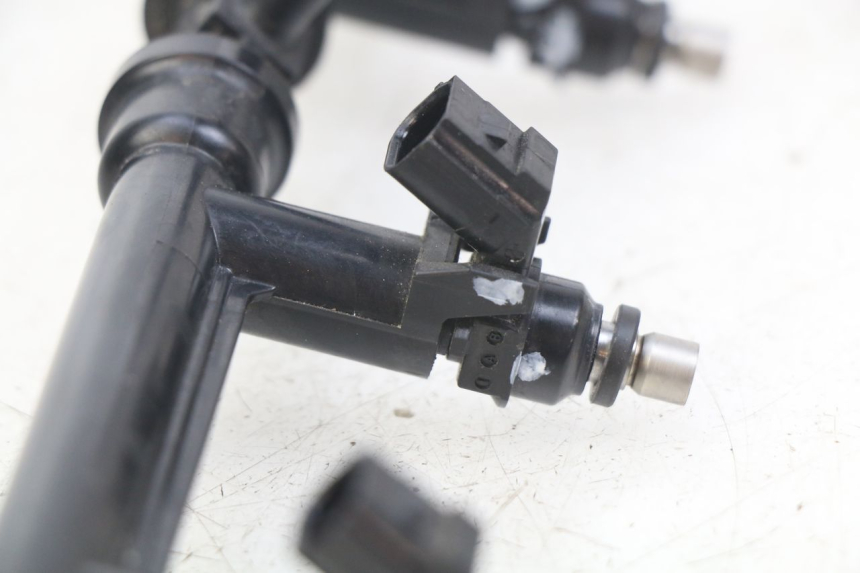 photo de INYECTOR HONDA CB R 1000 (2018 - 2023) - Detalles de los puntos de fijación