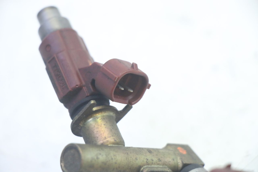 photo de INYECTOR SUZUKI DL V STROM 1000 (2002 - 2007) - Detalles de los puntos de fijación