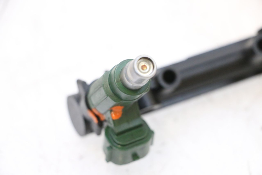 photo de INYECTOR KAWASAKI ER-6 ER6 F ABS 650 (2012 - 2016) - Primer plano técnico