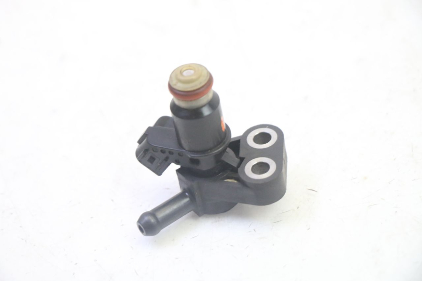 photo de INYECTOR HONDA FES S-WING SWING ABS 125 (2007 - 2015) - Primer plano técnico