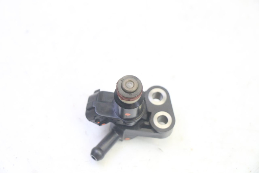 photo de INYECTOR HONDA FES S-WING SWING ABS 125 (2007 - 2015) - Primer plano técnico