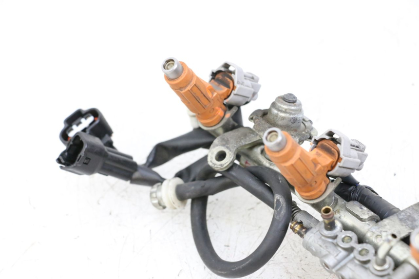 photo de INYECTOR YAMAHA FJR ABS 1300 (2006 - 2012) - Primer plano técnico