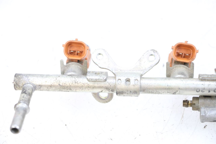 photo de INYECTOR YAMAHA FJR ABS 1300 (2006 - 2012) - Detalles de los puntos de fijación