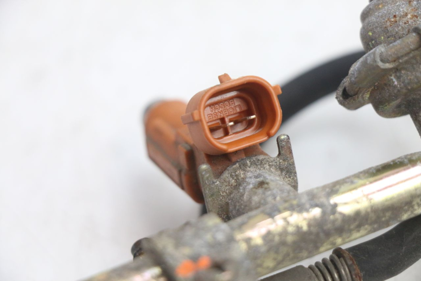 photo de INYECTOR YAMAHA FJR 1300 (2001 - 2005) - Detalles de los puntos de fijación