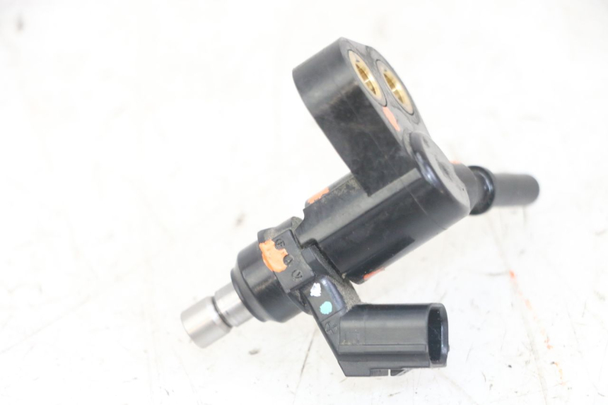 photo de INYECTOR HONDA FORZA ABS 300 (2013 - 2017) - Primer plano técnico