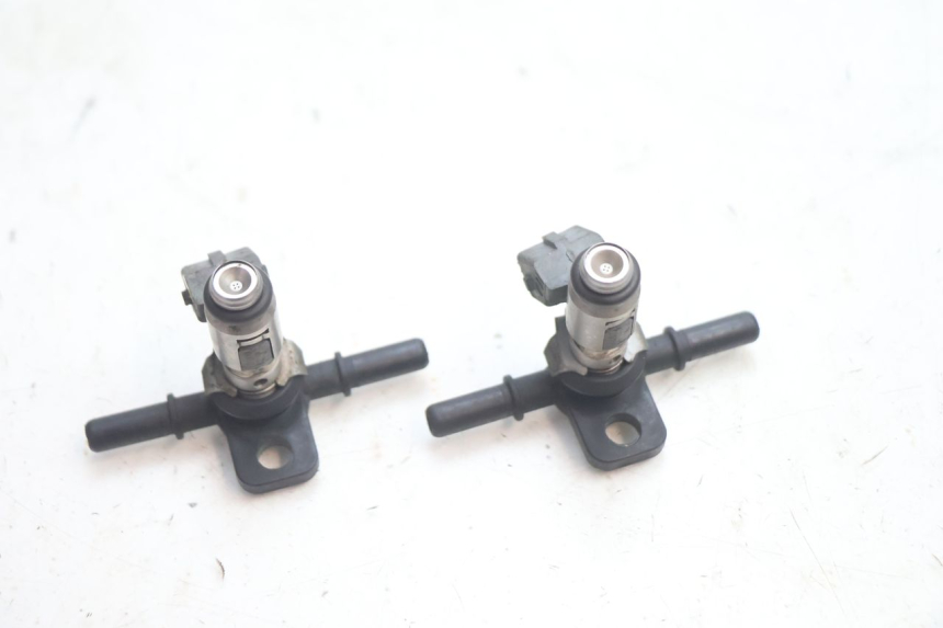photo de INYECTOR GILERA GP 800 (2007 - 2013) - Detalles de los puntos de fijación