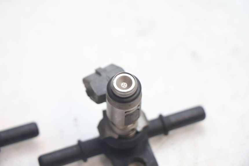 photo de INYECTOR GILERA GP 800 (2007 - 2013) - Recambio usado revisado