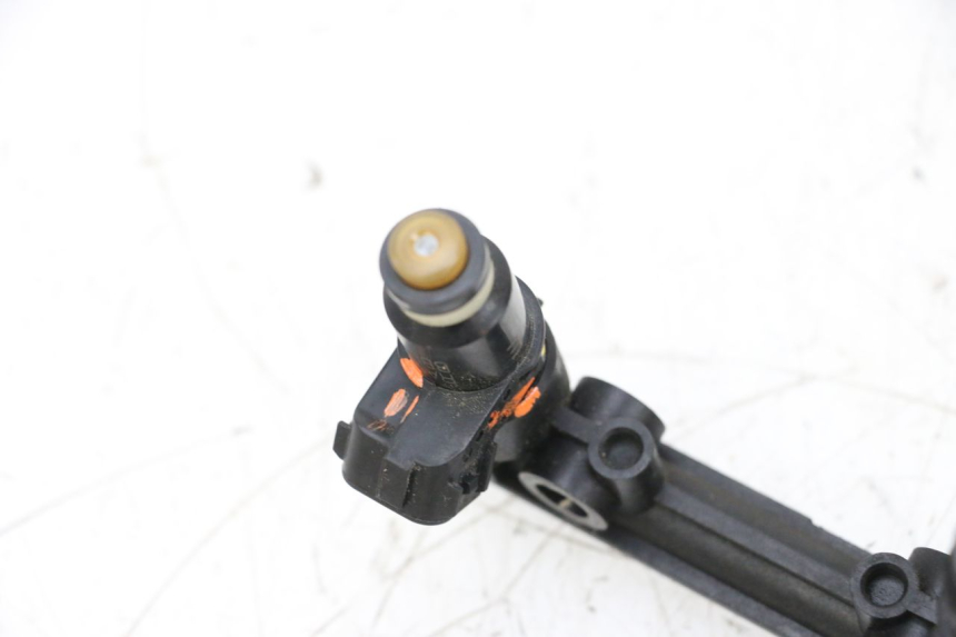 photo de INYECTOR SUZUKI GSXR GSX-R 1000 (2003 - 2004) - Detalles de los puntos de fijación