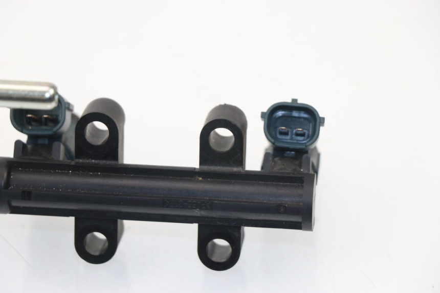 photo de INYECTOR KAWASAKI Z800 Z ABS 800 (2013 - 2017) - Detalles de los puntos de fijación