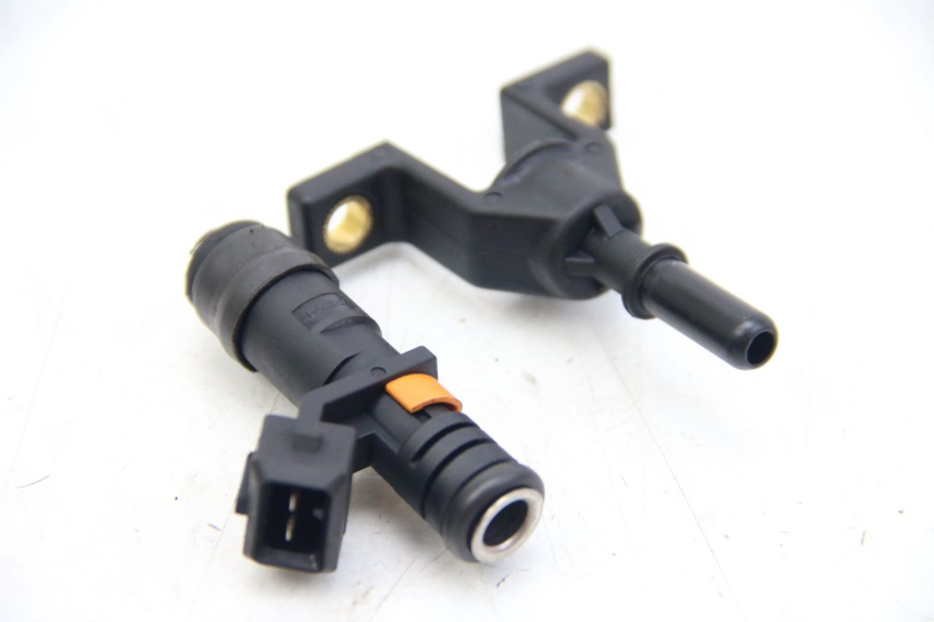 photo de INYECTOR PEUGEOT KISBEE 2T 50 (2018 - 2022) - Otra perspectiva