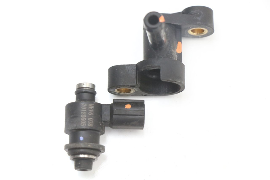 photo de INYECTOR PEUGEOT KISBEE 4T 50 (2018 - 2022) - Primer plano técnico