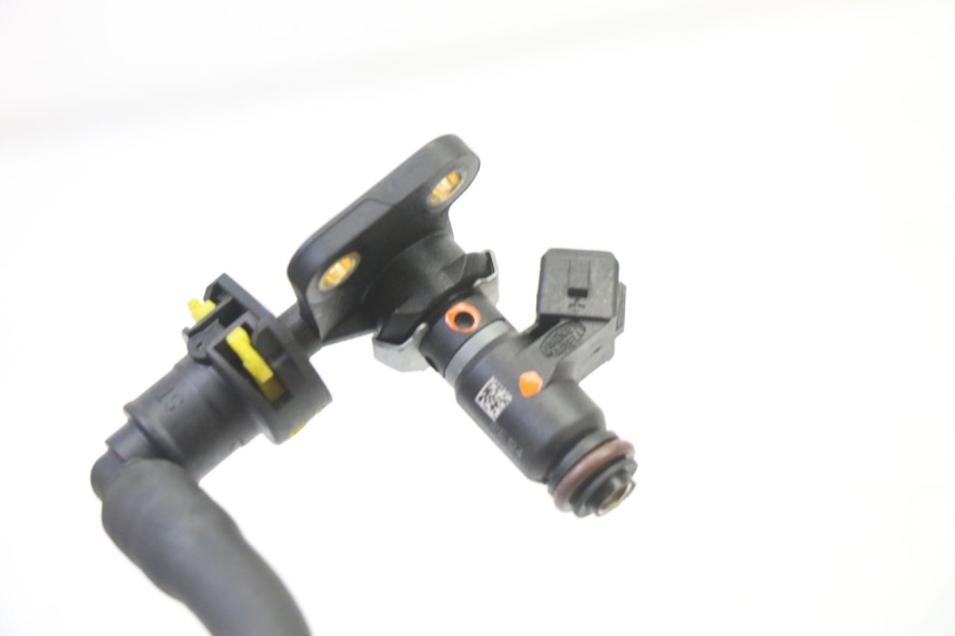 photo de INYECTOR PIAGGIO MP3 HPE 310 (2024 - 2025) - Detalles de los puntos de fijación