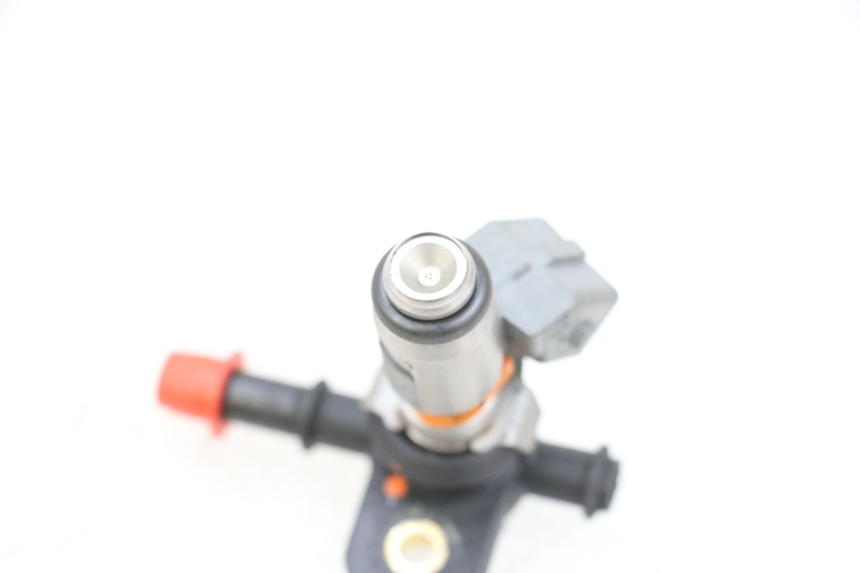 photo de INYECTOR PIAGGIO MP3 RL 250 (2006 - 2010) - Primer plano técnico