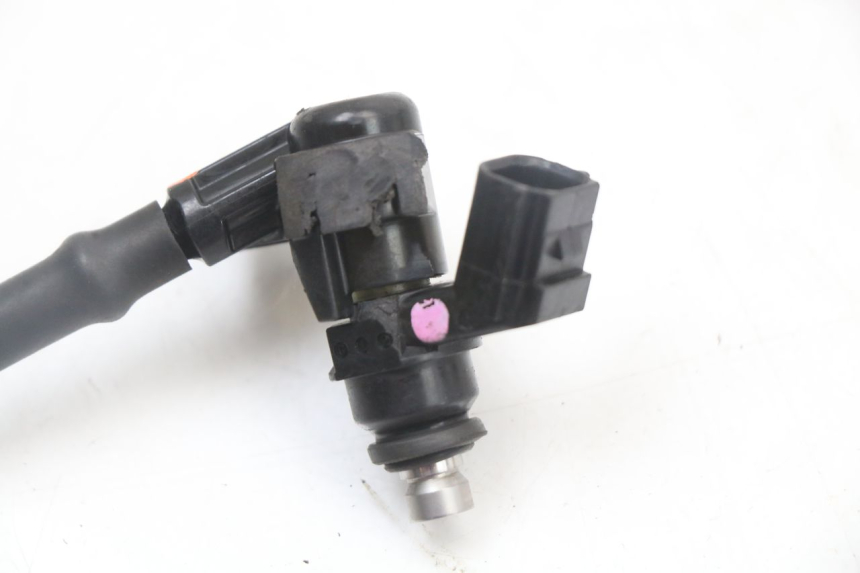photo de INYECTOR HONDA PCX (JF47) 125 (2012 - 2013) - Primer plano técnico