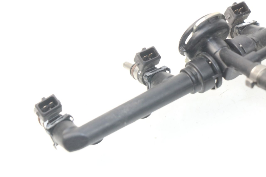 photo de INYECTOR BMW S RR ABS S1000RR 1000 (2009 - 2011) - Zoom sobre los componentes