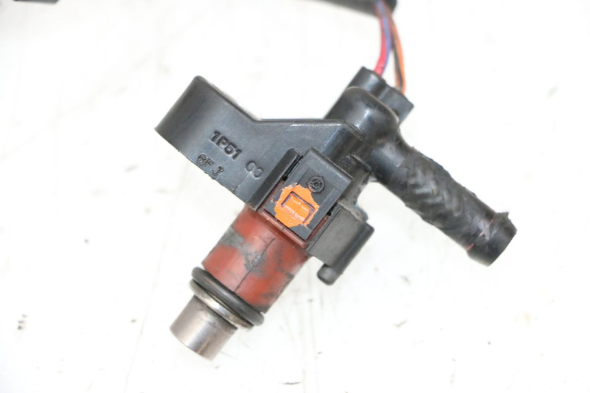 photo de INYECTOR YAMAHA XMAX X-MAX 125 (2006 - 2009) - Primer plano técnico