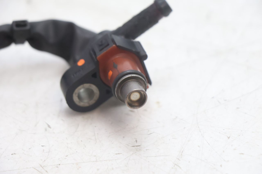 photo de INYECTOR YAMAHA XMAX X-MAX 125 (2006 - 2009) - Estado de la superficie y material