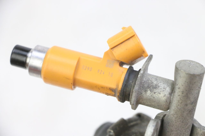 photo de INYECTOR YAMAHA XJ6 ABS 600 (2008 - 2016) - Detalles de los puntos de fijación